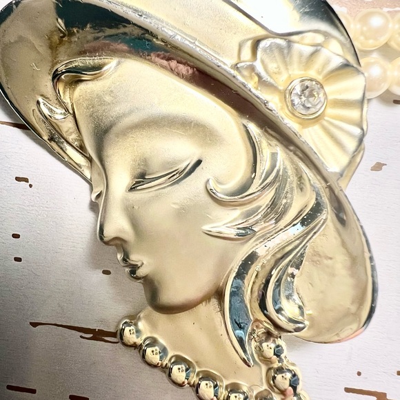 Vintage Jewelry - Picture 2 of 7